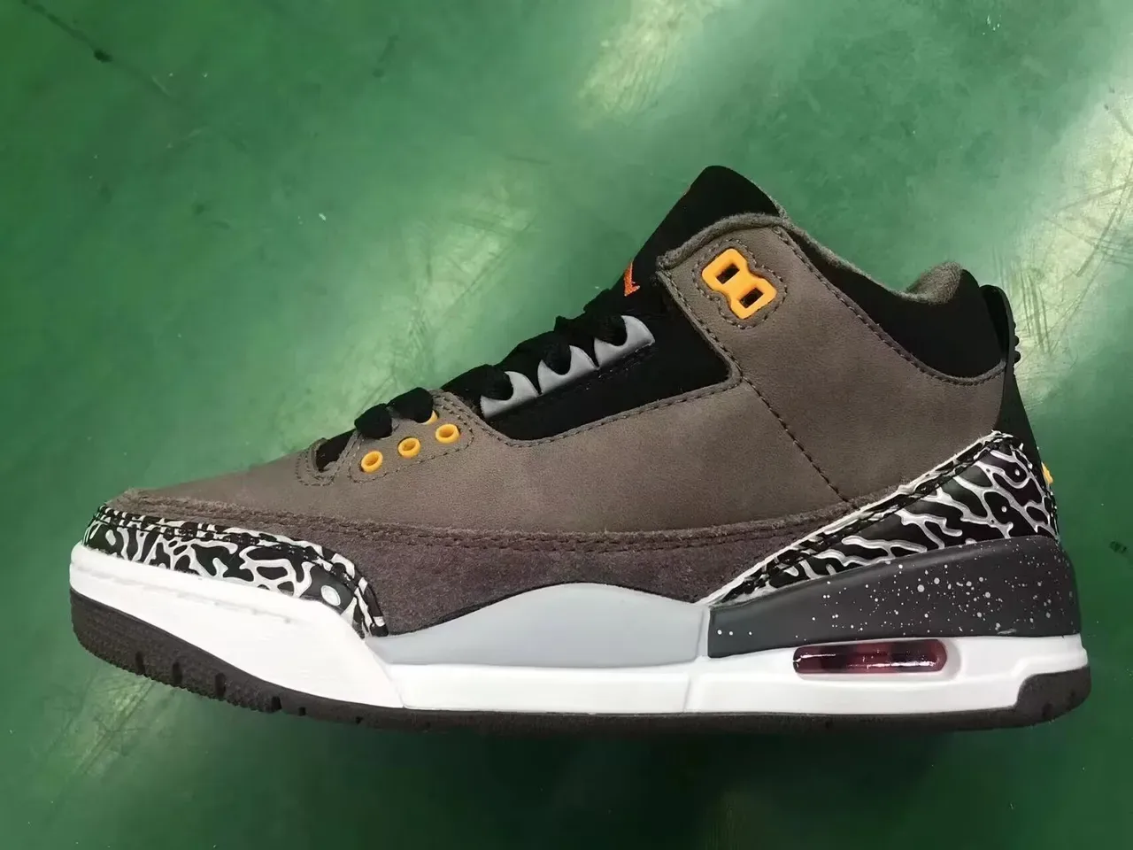 Air Jordan 3 أبيض سيمينت طباعة الفيل أحذية كرة السلة 18