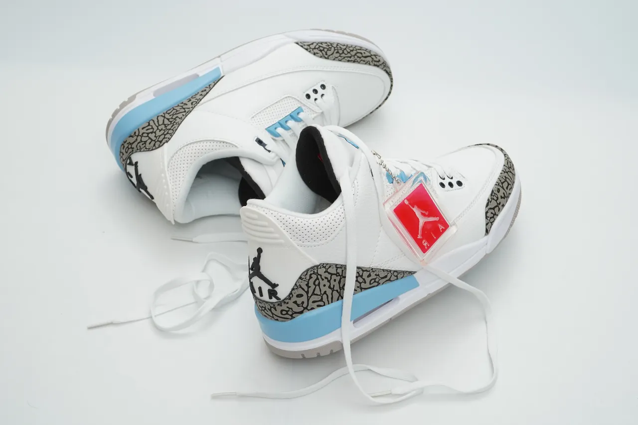 Air Jordan 3 白色浅蓝爆裂纹篮球鞋 6