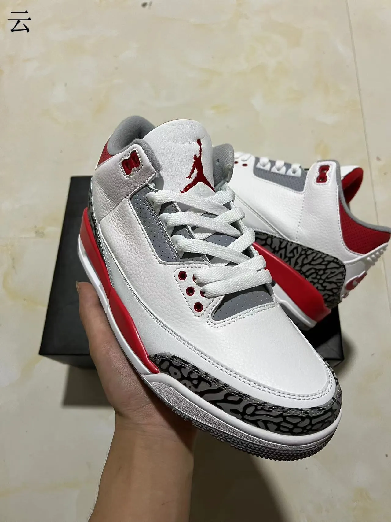 Air Jordan 3 白红爆裂纹篮球鞋 2