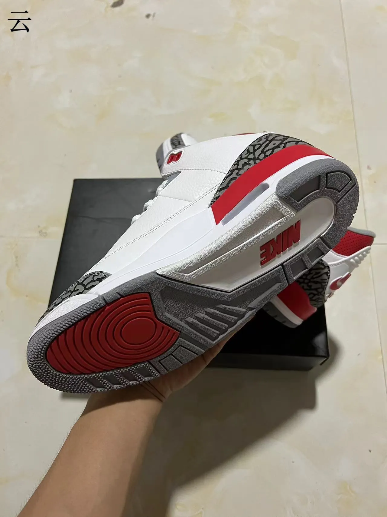 Air Jordan 3 白红爆裂纹篮球鞋 6