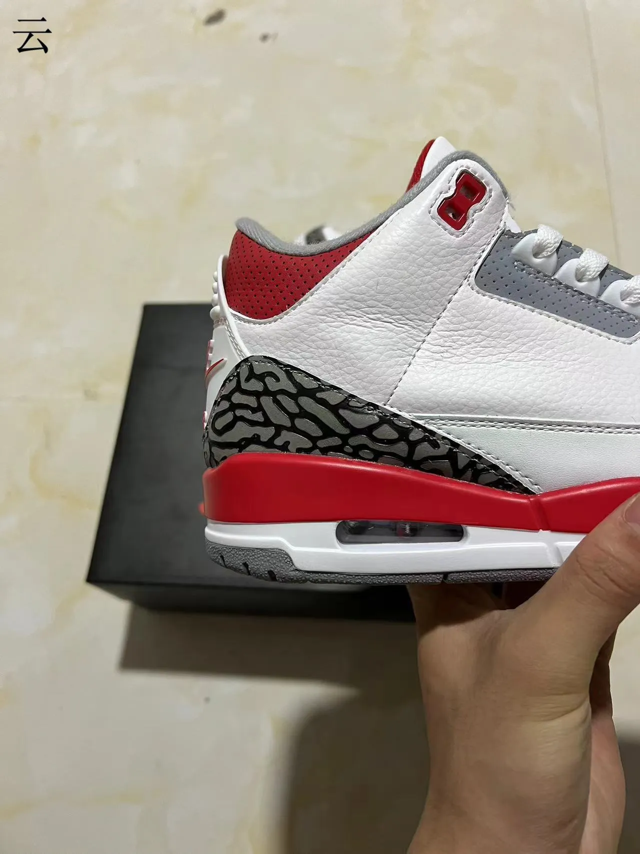 Air Jordan 3 白红爆裂纹篮球鞋 7