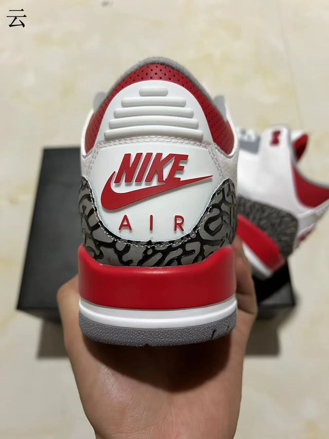 Air Jordan 3 白红爆裂纹篮球鞋 8