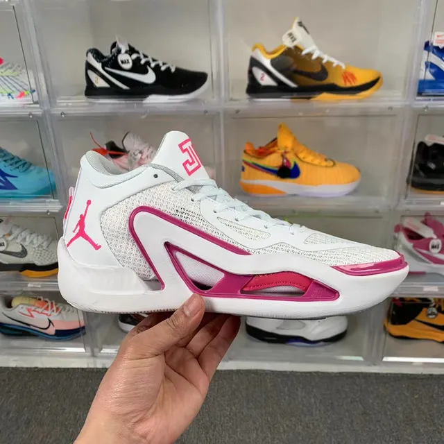 Chaussures de basketball Air Jordan 37 blanc et rose 2