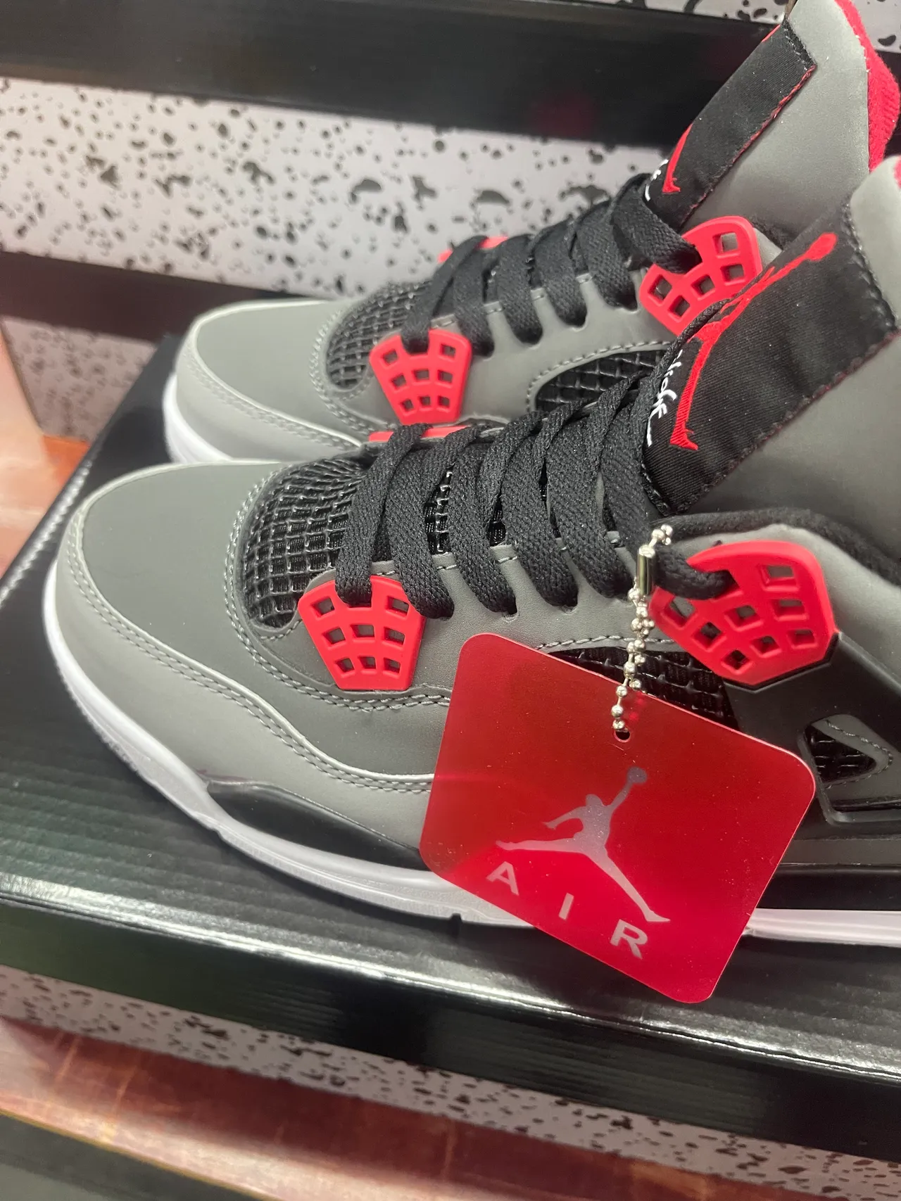 Zapatillas de baloncesto Air Jordan 4 gris negro rojo 2