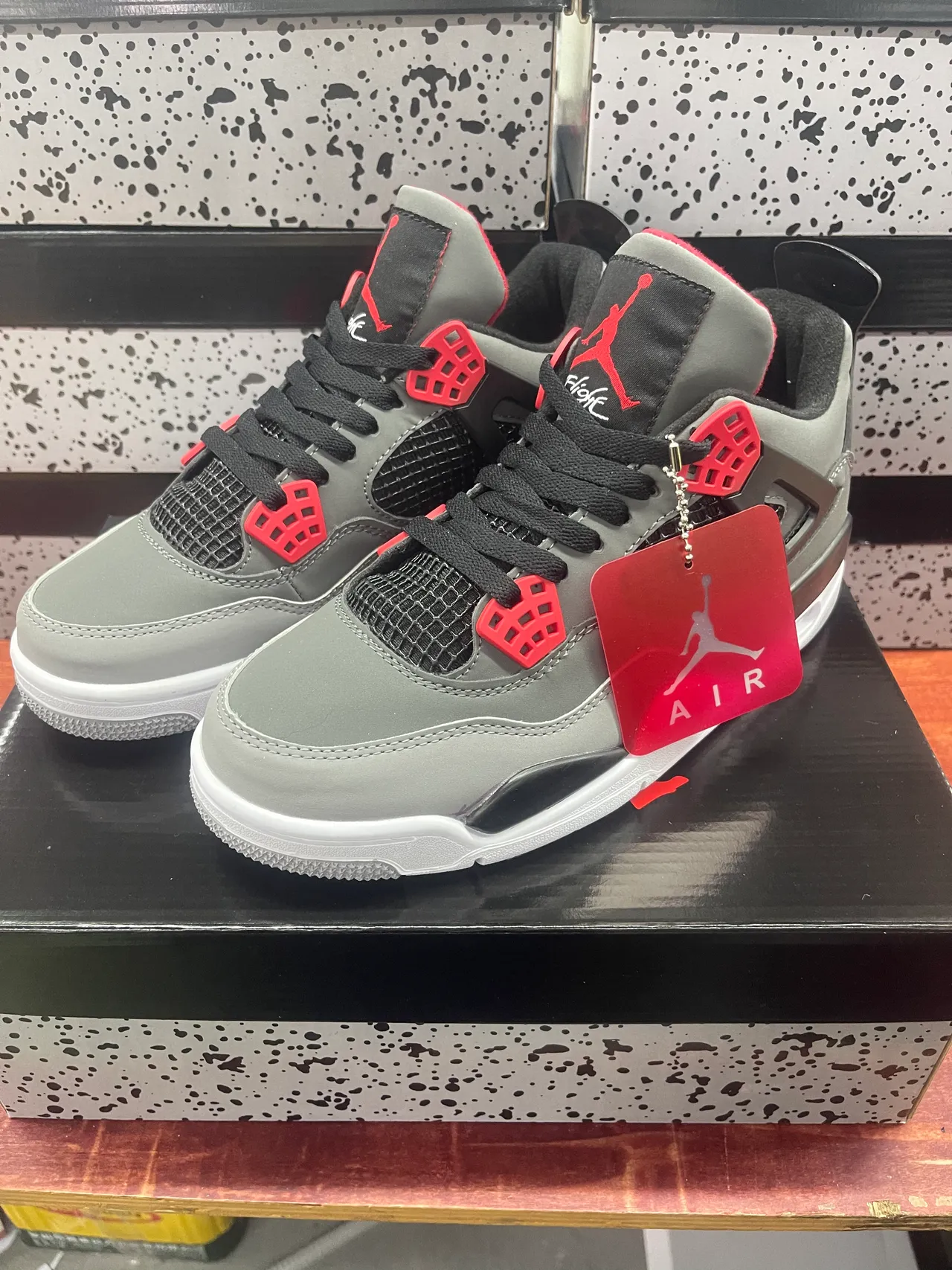 Zapatillas de baloncesto Air Jordan 4 gris negro rojo 4