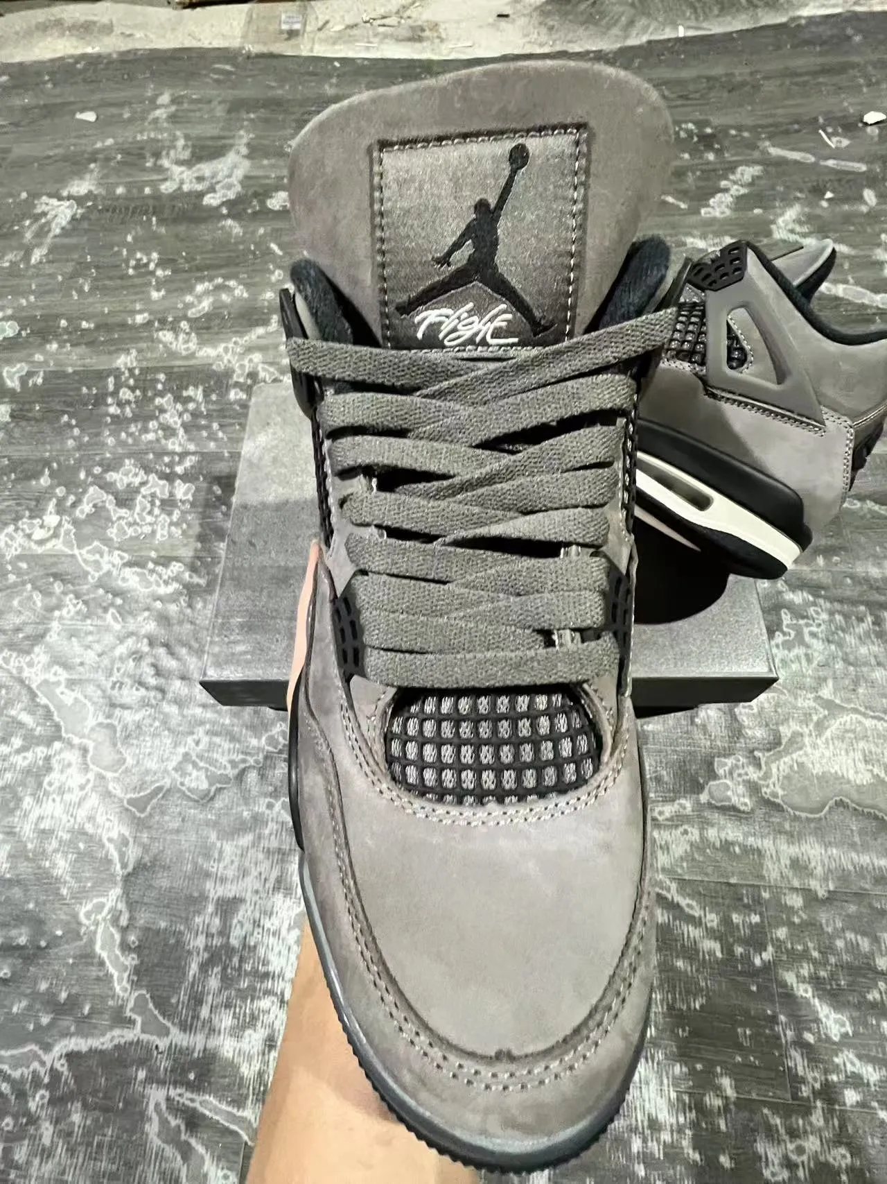 Air Jordan 4 ধূসর সোয়েড কালো সাদা বাস্কেটবল জুতো 3