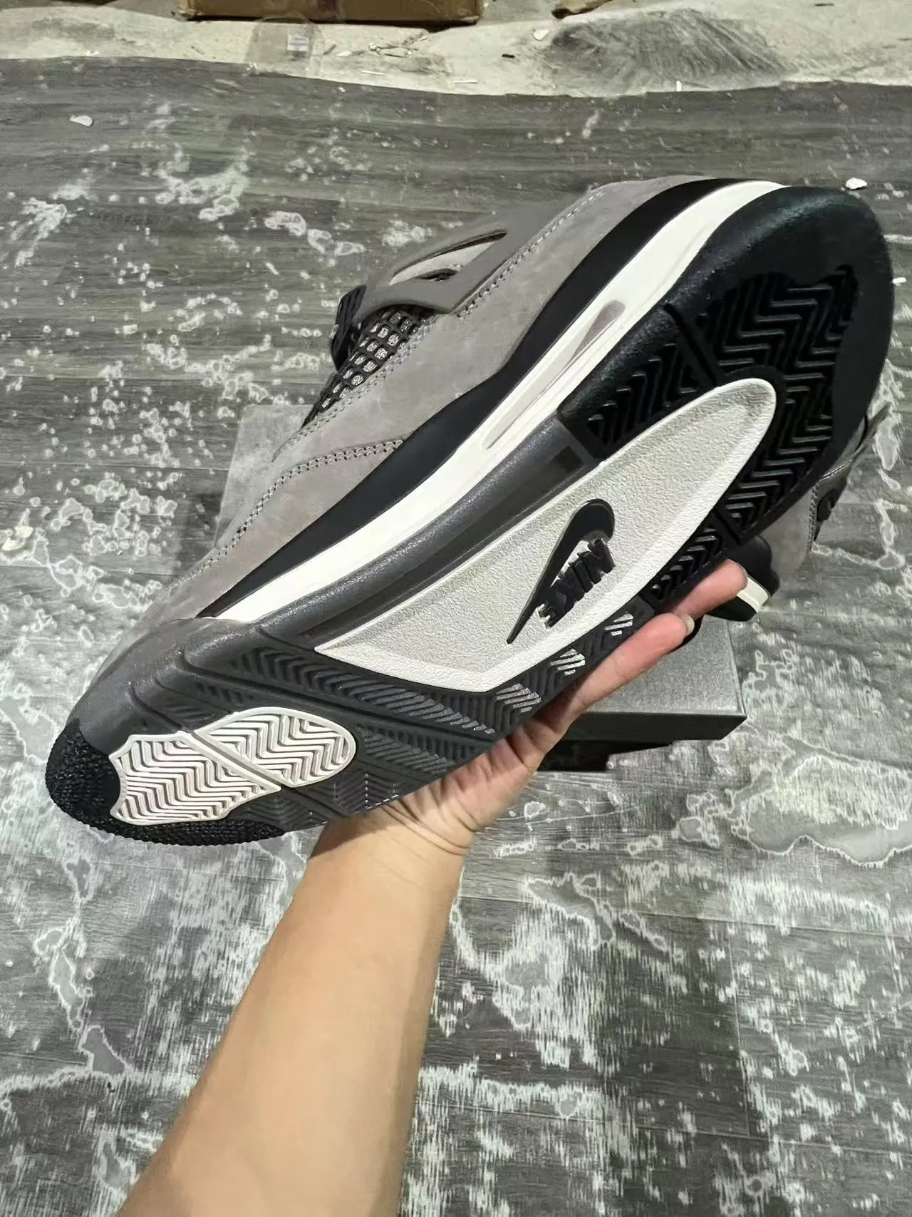 Air Jordan 4 ধূসর সোয়েড কালো সাদা বাস্কেটবল জুতো 6