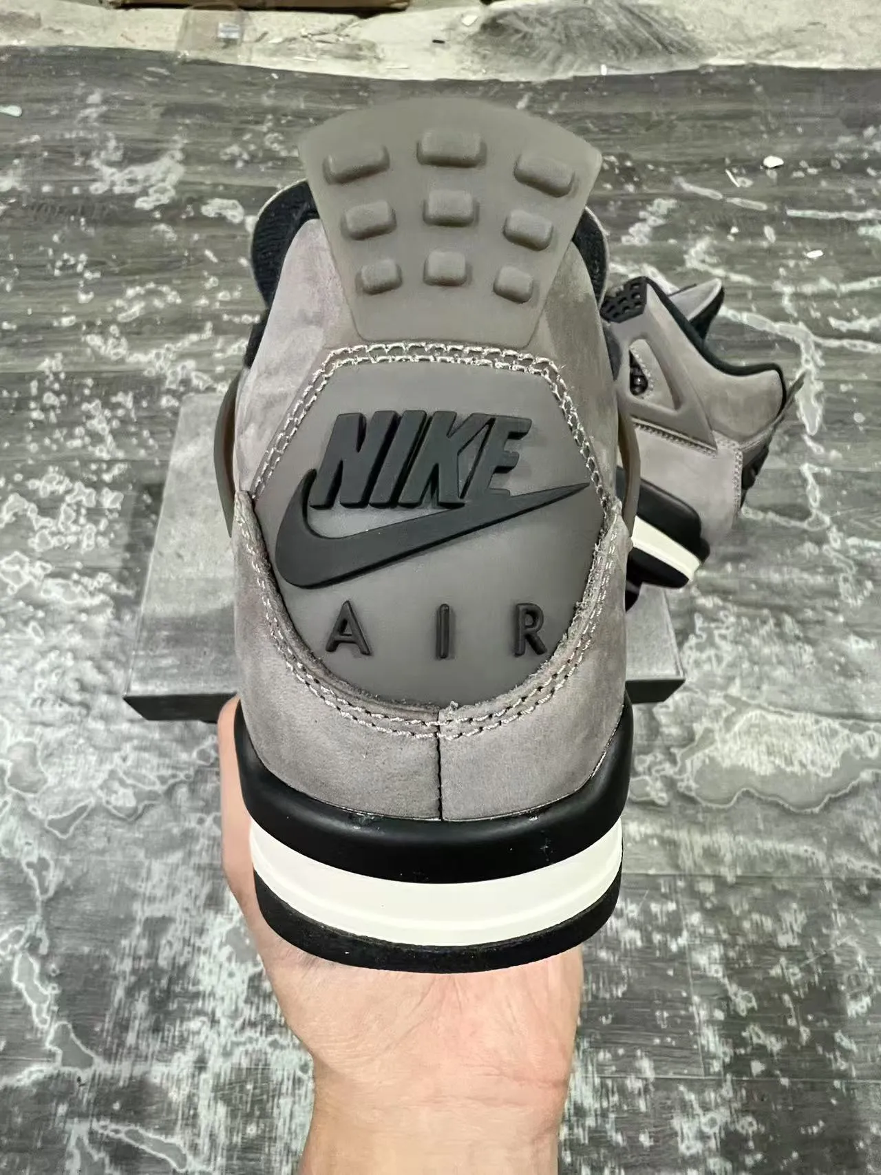 Air Jordan 4 ধূসর সোয়েড কালো সাদা বাস্কেটবল জুতো 8