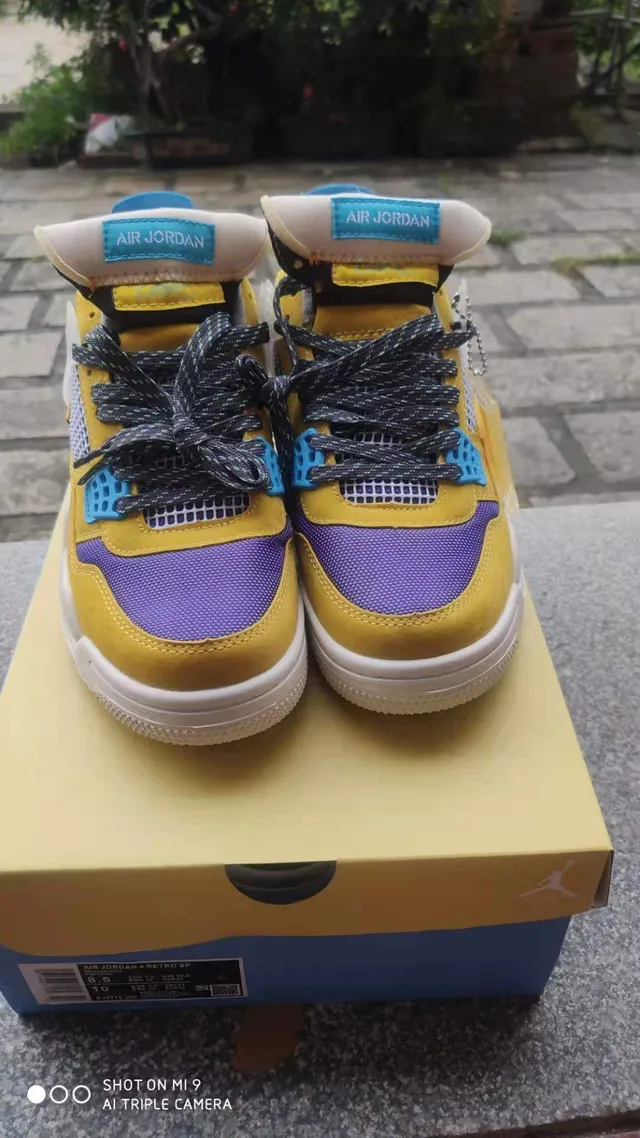 حذاء كرة السلة Air Jordan 4 Retro أصفر بنفسجي سماوي 3