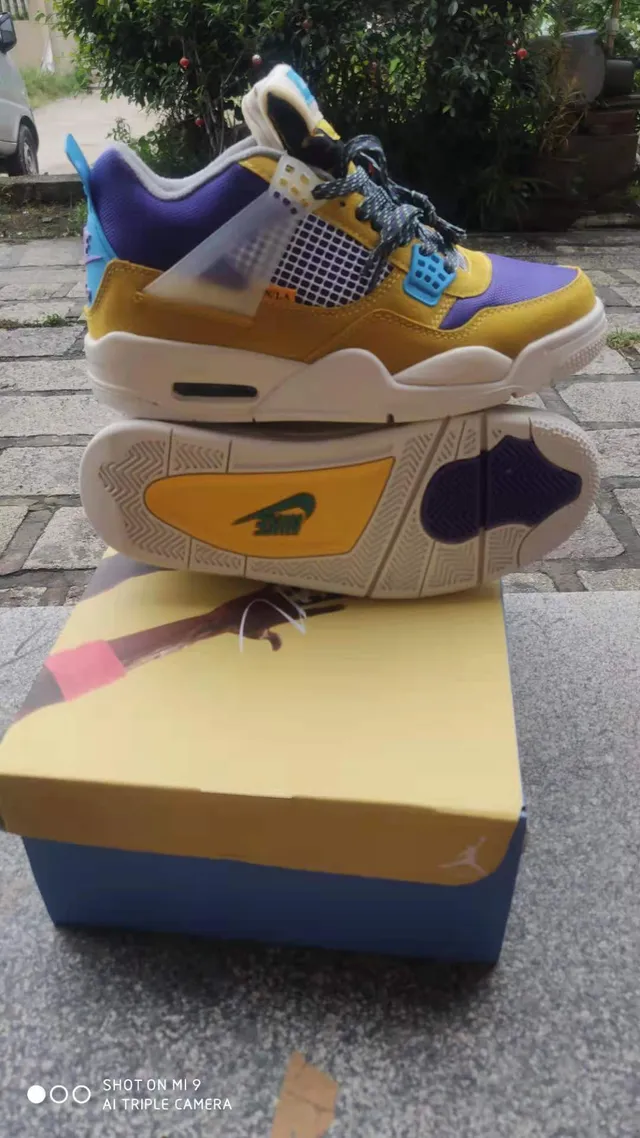 حذاء كرة السلة Air Jordan 4 Retro أصفر بنفسجي سماوي 6