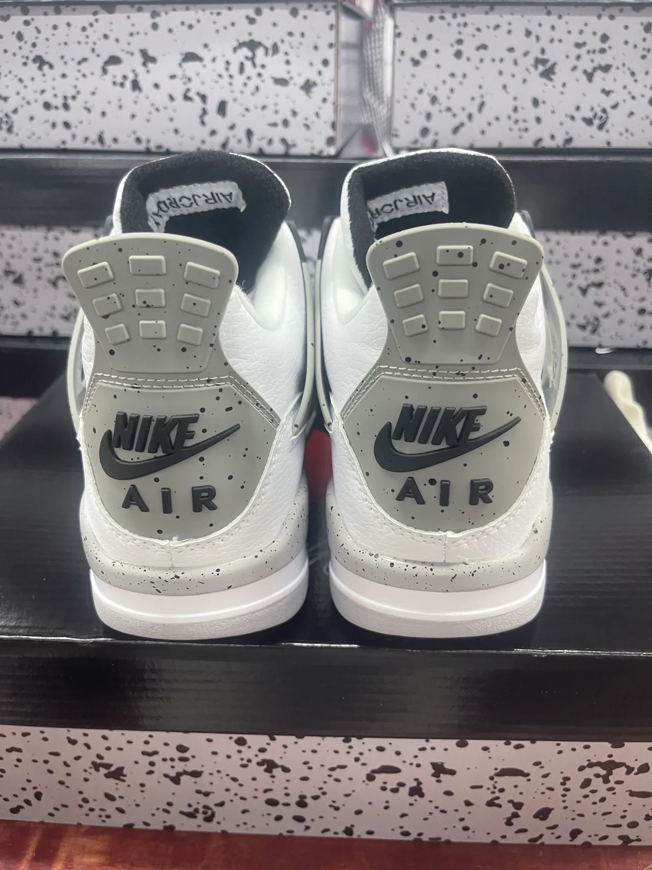 Tênis de basquete Air Jordan 4 branco salpicado 3