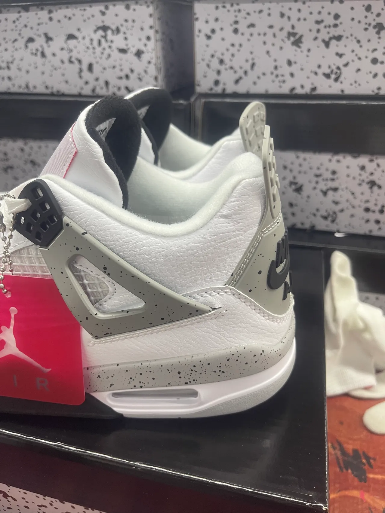Tênis de basquete Air Jordan 4 branco salpicado 5