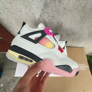 Zapatillas de baloncesto Air Jordan 4 blanco, negro y rosa con lengüeta degradada