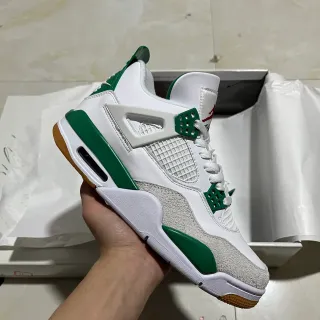 Tênis de basquete Air Jordan 4 branco verde goma