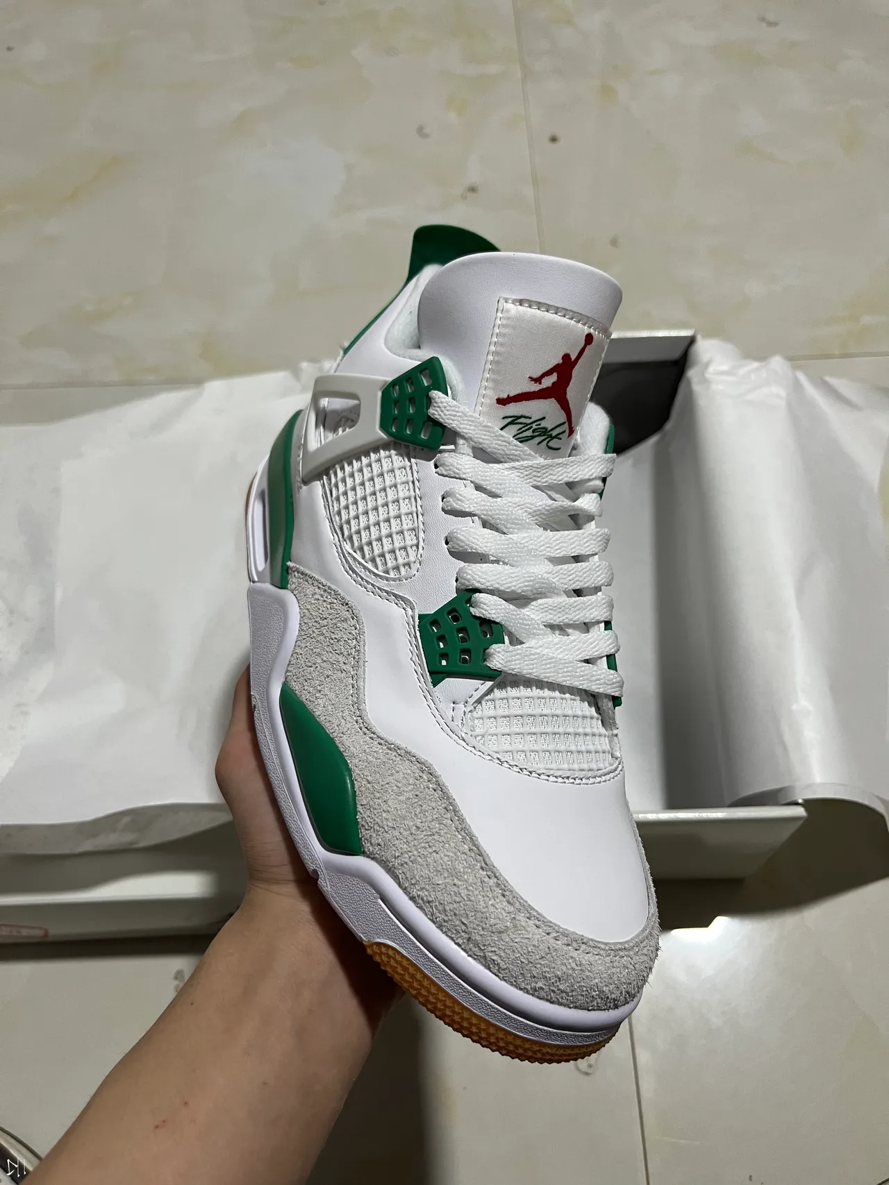 Tênis de basquete Air Jordan 4 branco verde goma 3