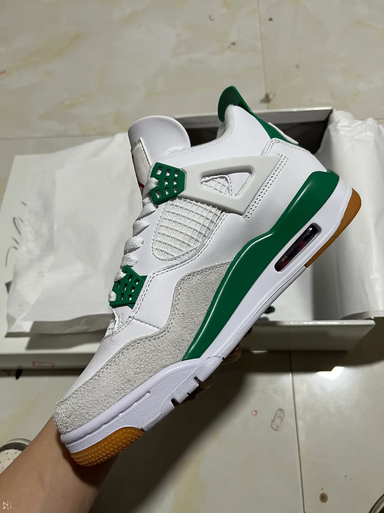 Tênis de basquete Air Jordan 4 branco verde goma 4