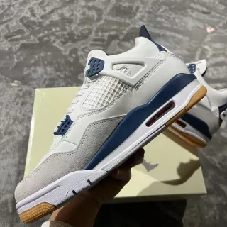 Air Jordan 4 白色海军蓝生胶底篮球鞋