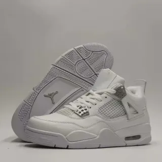 Tênis de basquete Air Jordan 4 branco e prateado