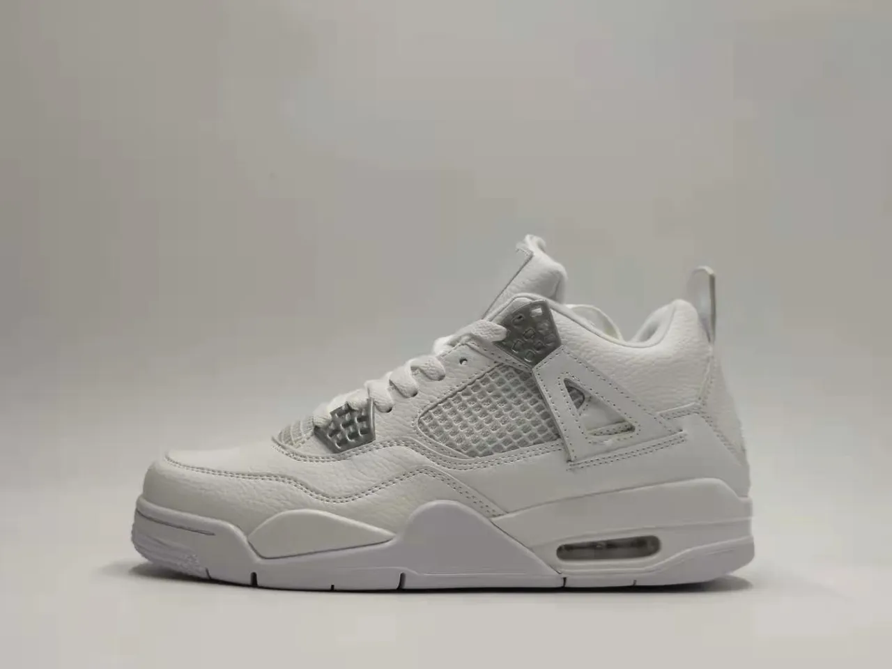 Chaussures de basketball Air Jordan 4 blanc et argent 6