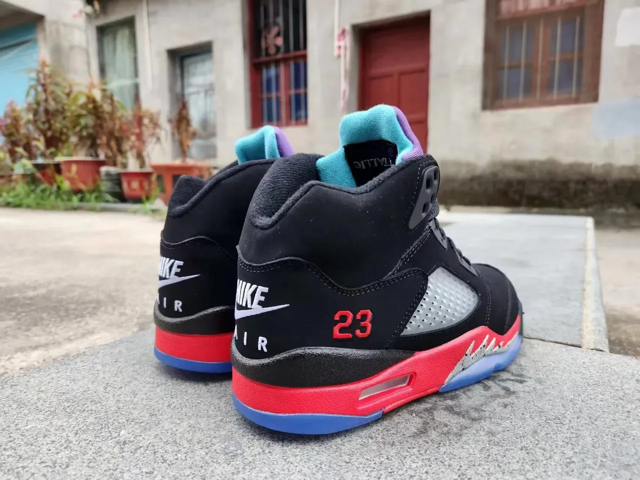 Air Jordan 5 Noir Rouge Bleu Chaussures de Basketball 4