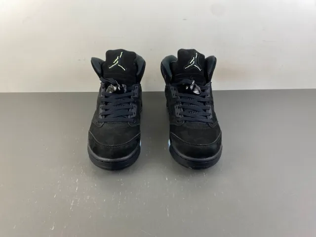 Zapatillas de baloncesto Air Jordan 5 negro y rojo con rayo 11