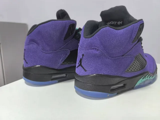 Zapatillas de baloncesto Air Jordan 5 morado, negro y verde azulado translúcidas 2