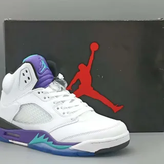 Zapatillas de baloncesto Air Jordan 5 blanco, morado y verde azulado