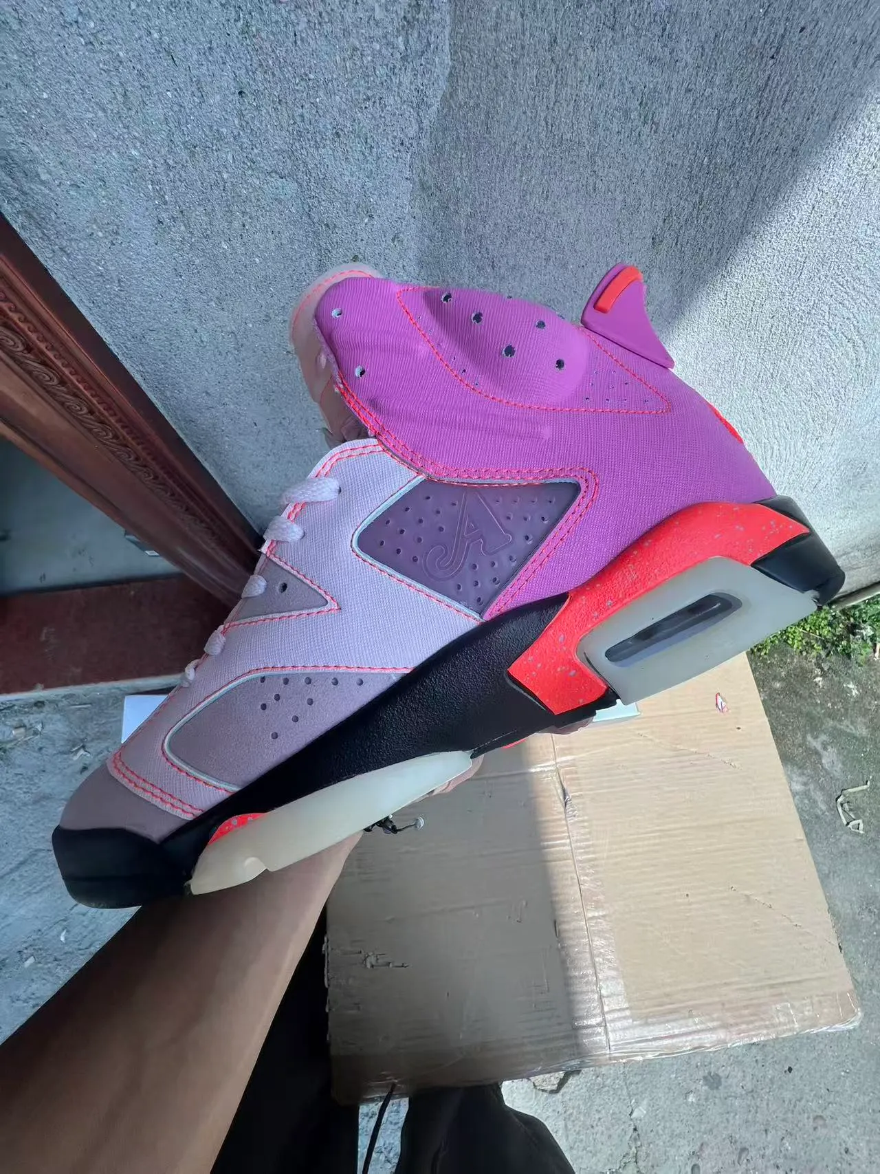 Air Jordan 6 粉橙灰篮球鞋 5