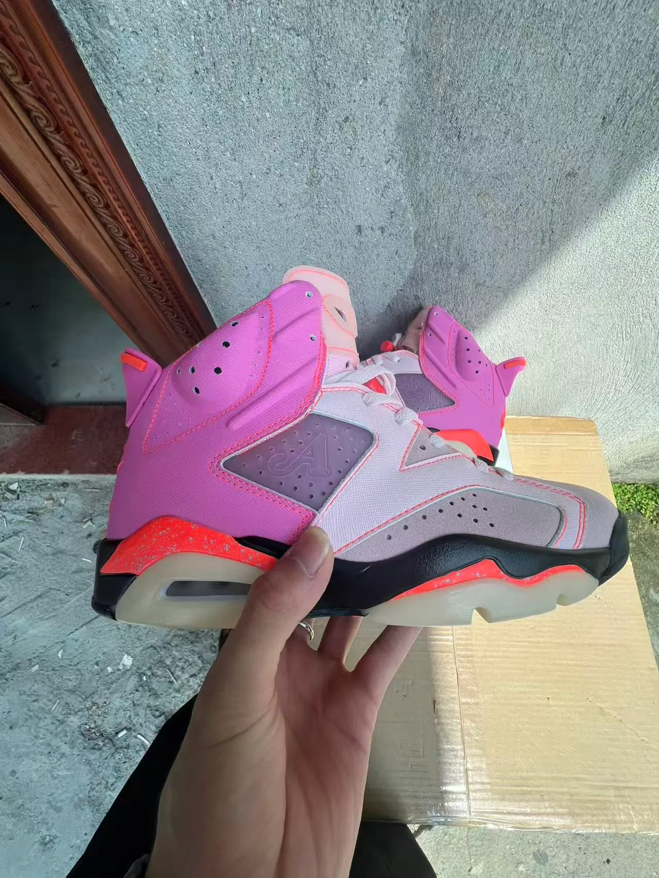 Air Jordan 6 粉橙灰篮球鞋 7