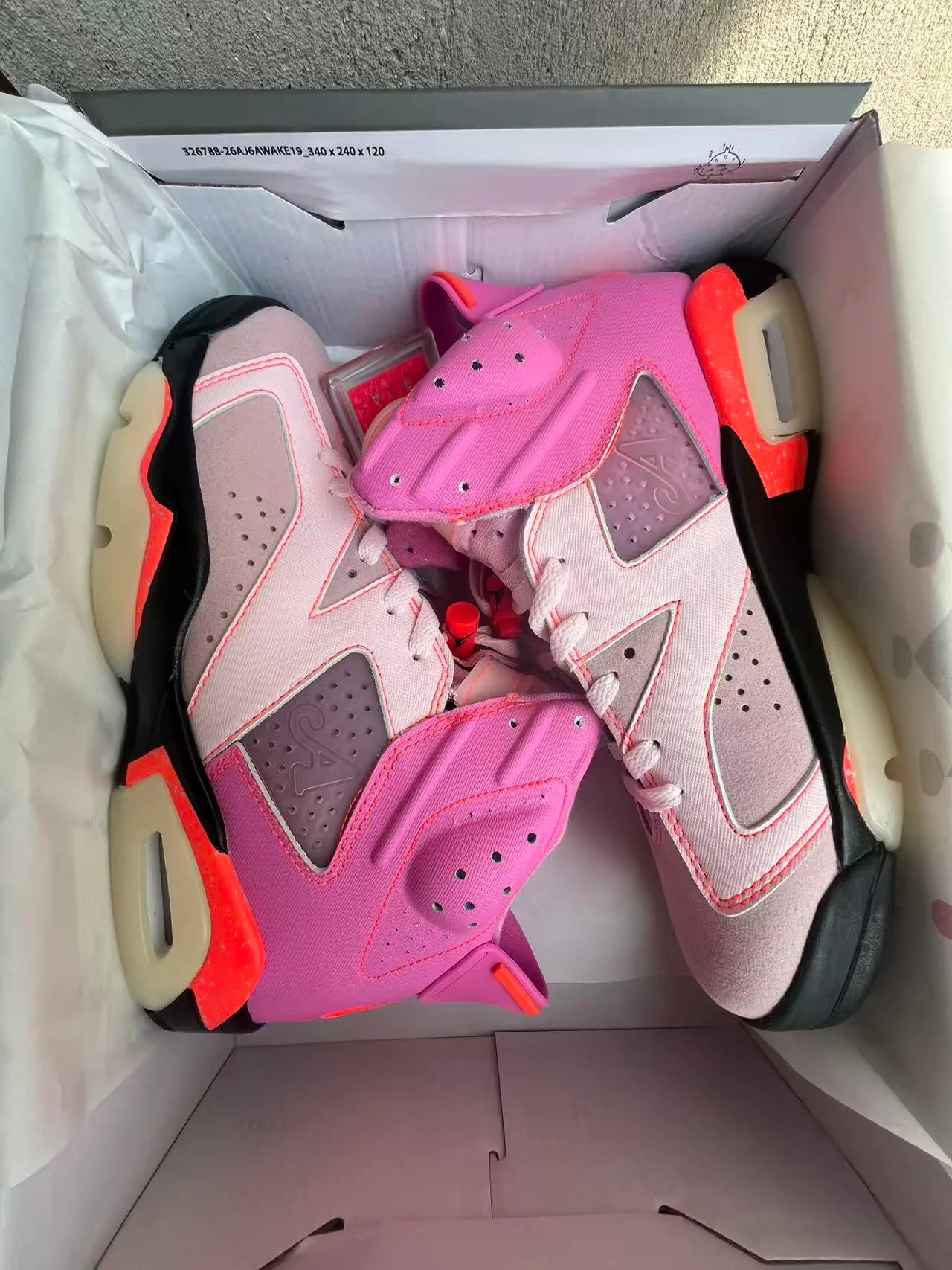 Air Jordan 6 粉橙灰篮球鞋 9