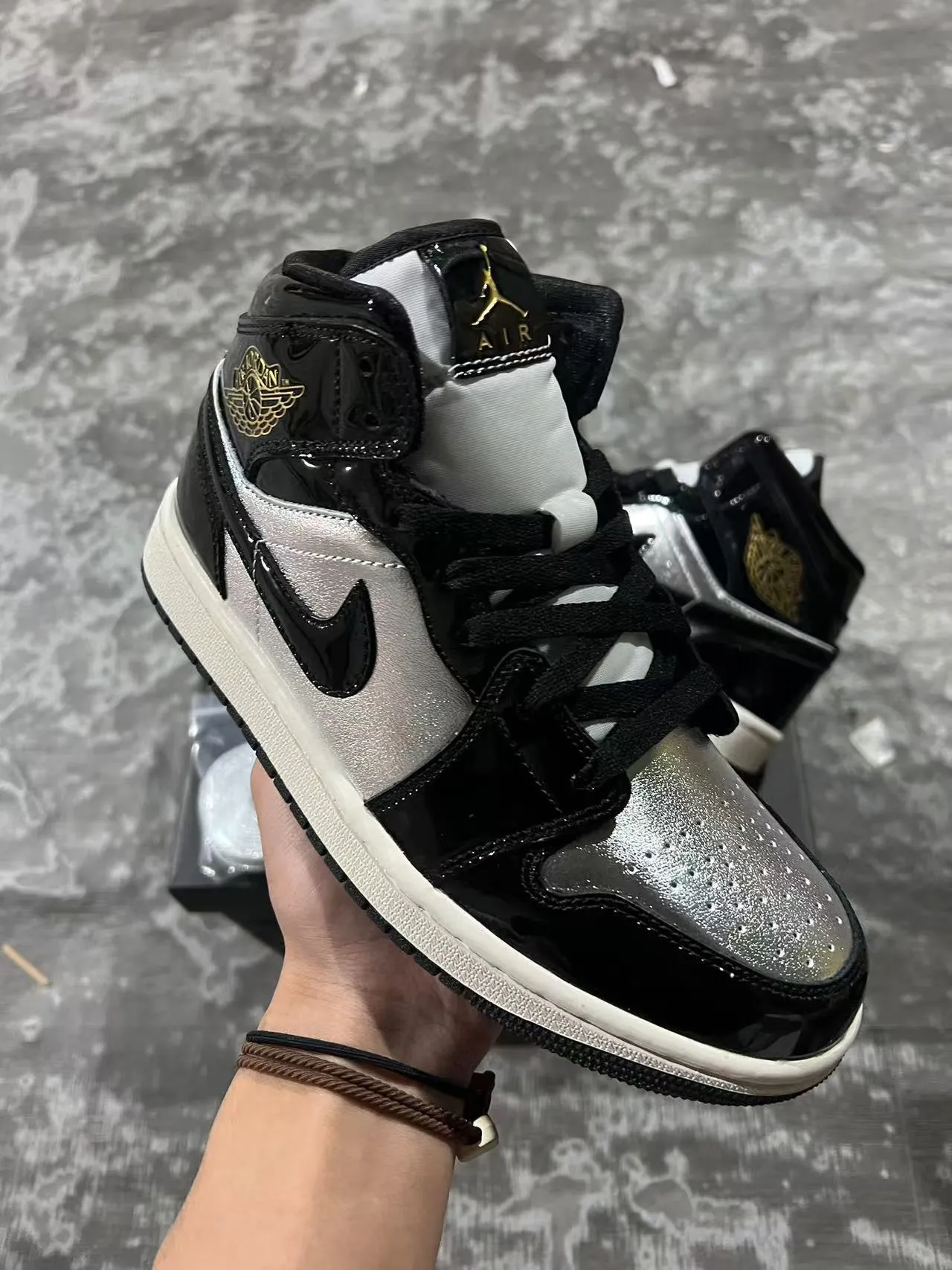 Air Jordan Chaussures de Basketball Noir Argenté Hautes Brillantes Cuir Patent 2