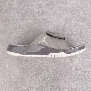 Air Jordan Hydro 7 灰色亮面拖鞋