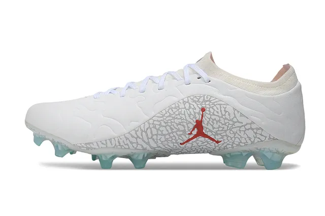 Chaussures de football pour terrain sec Air Jordan Phantom GT à imprimé éléphant blanc 7
