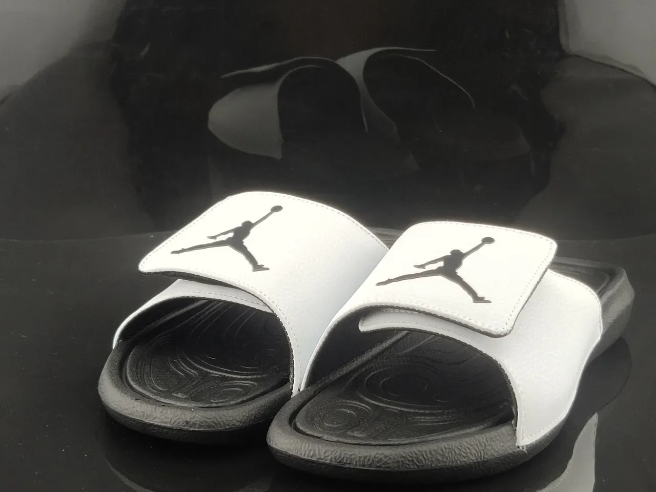 Air Jordan Slide النعال الأبيض والأسود 3