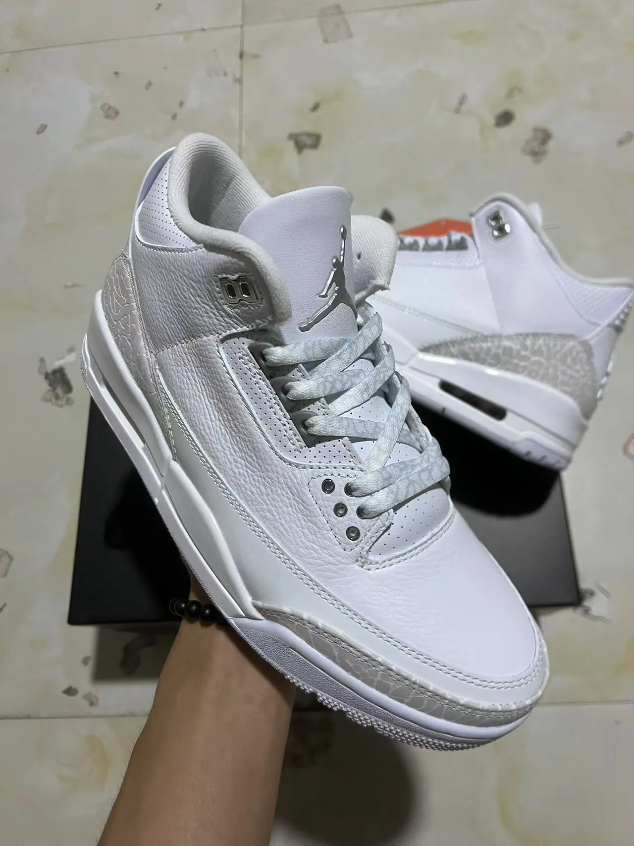 Air Jordan সাদা ধূসর হাই টপ হাতি প্রিন্ট বাস্কেটবল জুতা 2