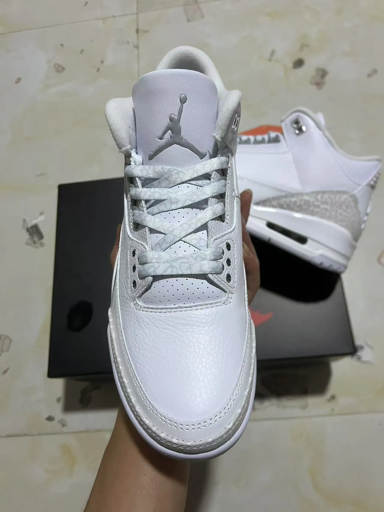 Air Jordan সাদা ধূসর হাই টপ হাতি প্রিন্ট বাস্কেটবল জুতা 3