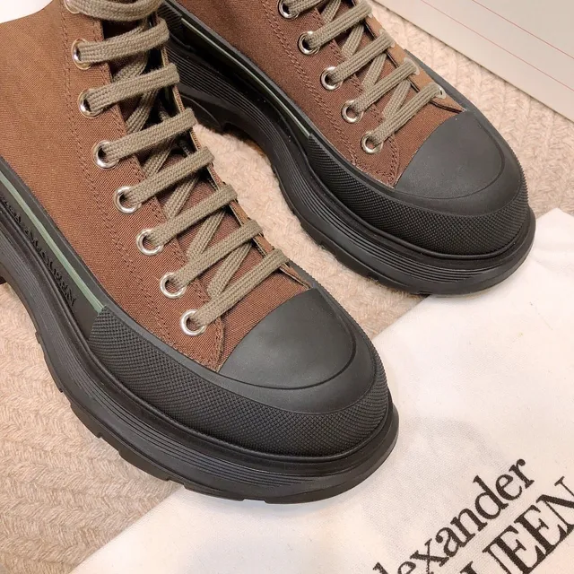 Alexander McQueen oversized স্নিকার বাদামি ক্যানভাস গোড়ালি বুট 5
