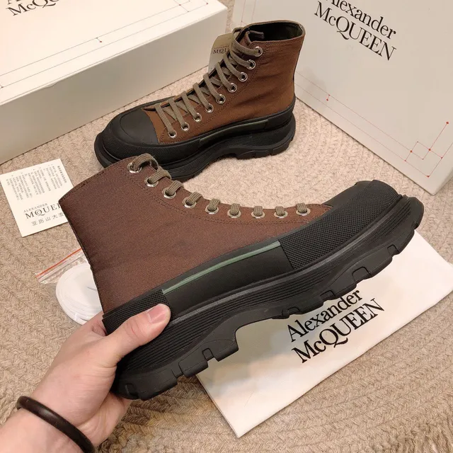 Alexander McQueen oversized স্নিকার বাদামি ক্যানভাস গোড়ালি বুট 8