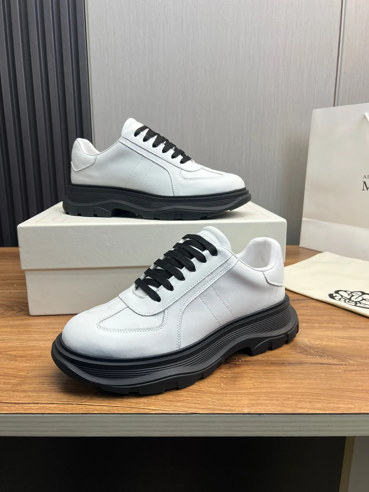 Alexander McQueen Oversized Sneaker White Black Chunky Sneakers 7