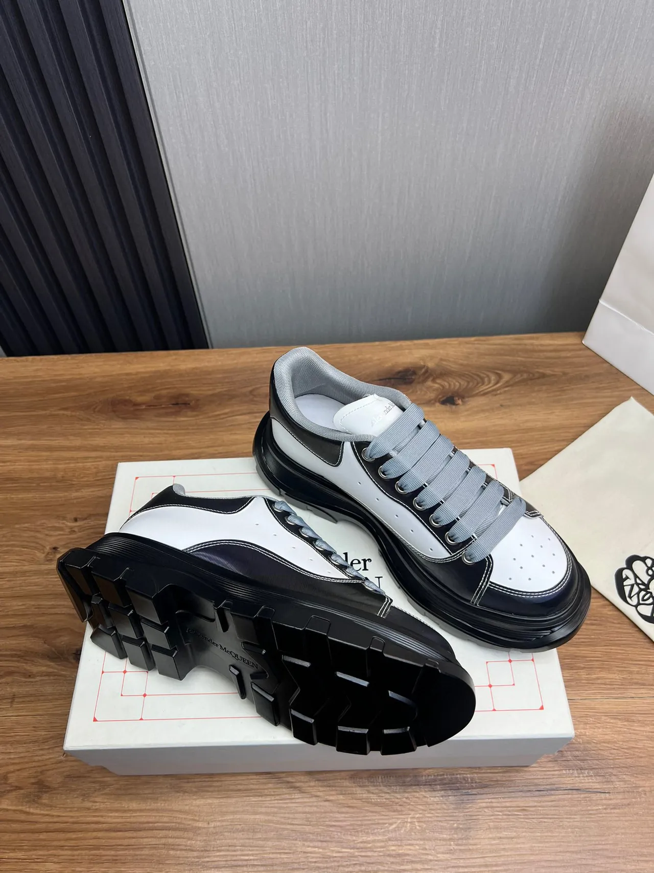 Alexander McQueen Oversized Sneaker White Black Gray Chunky Sneakers 7