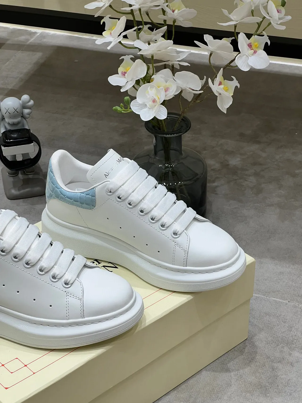 Alexander McQueen Oversized Sneaker White Blue Platform Sole Smooth Leather Upper Lifestyle Sneakers 7