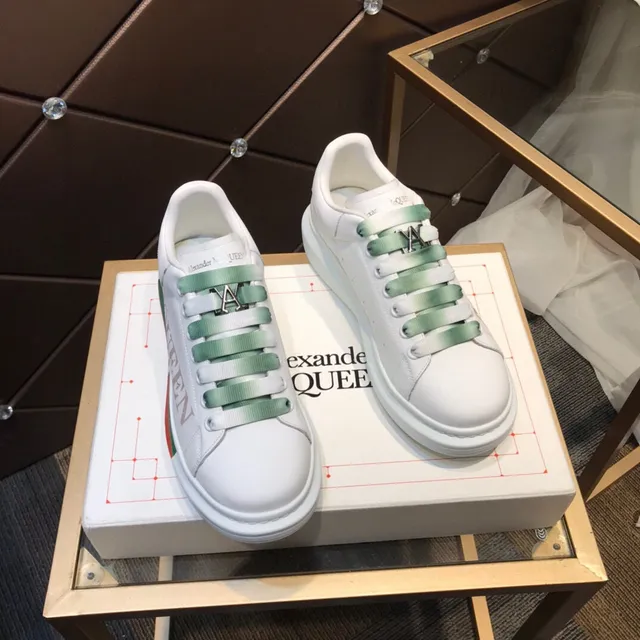 Alexander McQueen Oversized Sneaker White Green Platform Sole Gradient Ribbon Laces Chunky Sneakers 7