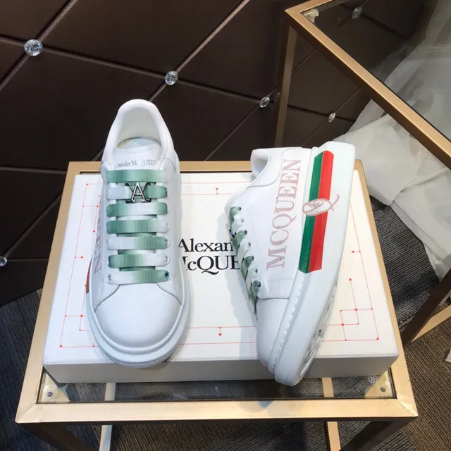 Alexander McQueen Oversized Sneaker White Green Platform Sole Gradient Ribbon Laces Chunky Sneakers 8