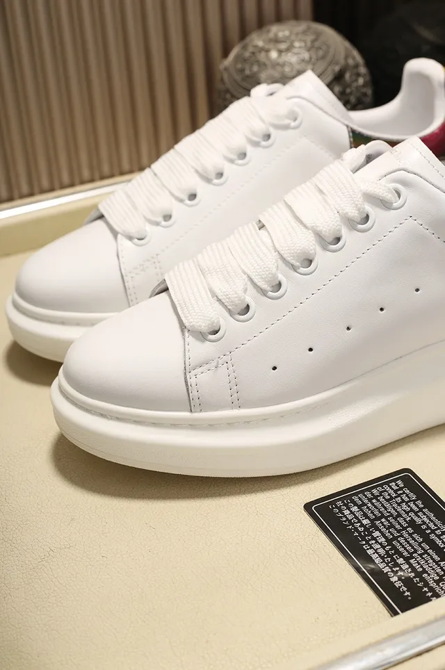 Alexander McQueen Oversized Sneaker White Red Silhouette Smooth Leather Upper Lifestyle Sneakers 4