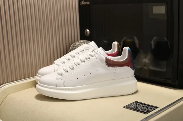 Alexander McQueen Oversized Sneaker White Red Silhouette Smooth Leather Upper Lifestyle Sneakers 9