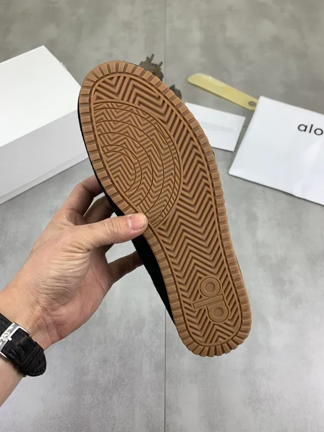 Alo Black Suede Retro Runner Lifestyle Sneakers 2