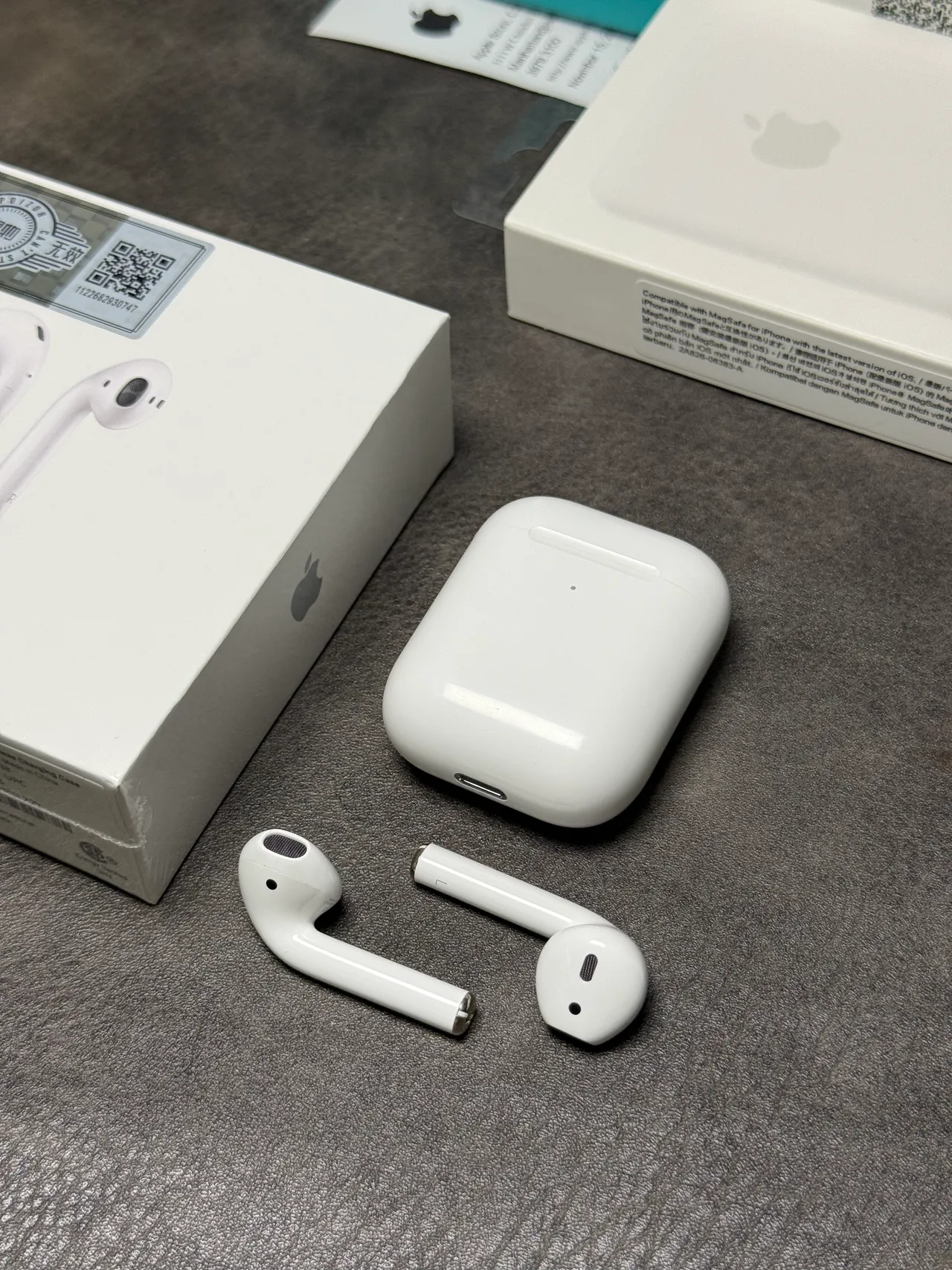 Apple White Stem-Style Open-Fit TWS Earbuds 10