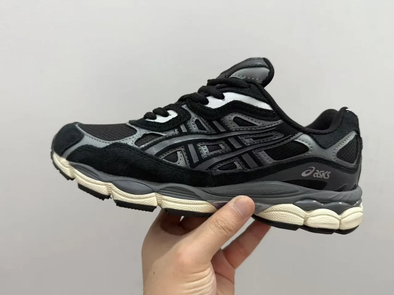 ASICS নীল সাদা লেয়ার্ড কেজ ওভারলে মেশ ভেন্টিলেশন প্যানেল লাইফস্টাইল স্নিকার 2
