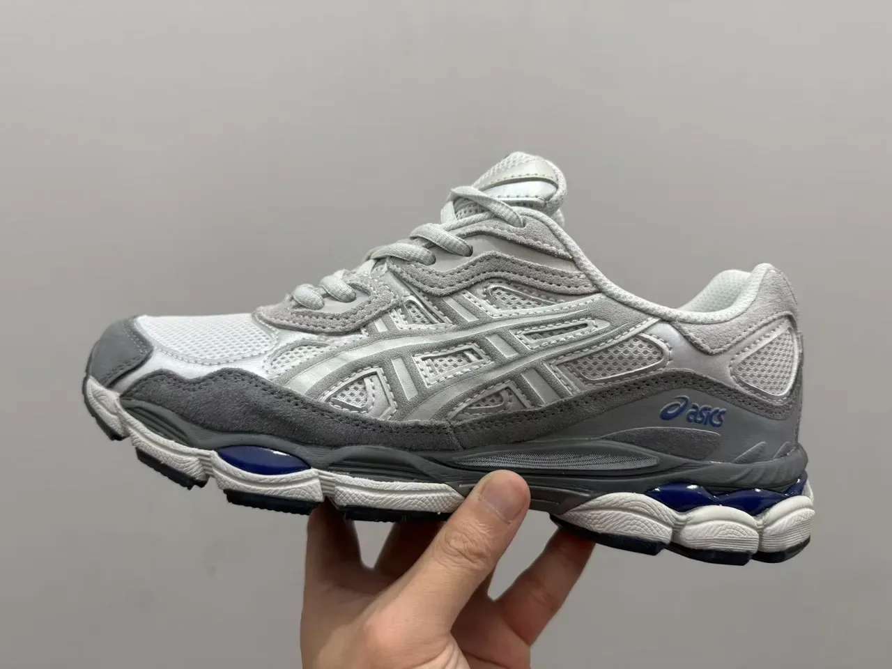 ASICS নীল সাদা লেয়ার্ড কেজ ওভারলে মেশ ভেন্টিলেশন প্যানেল লাইফস্টাইল স্নিকার 4