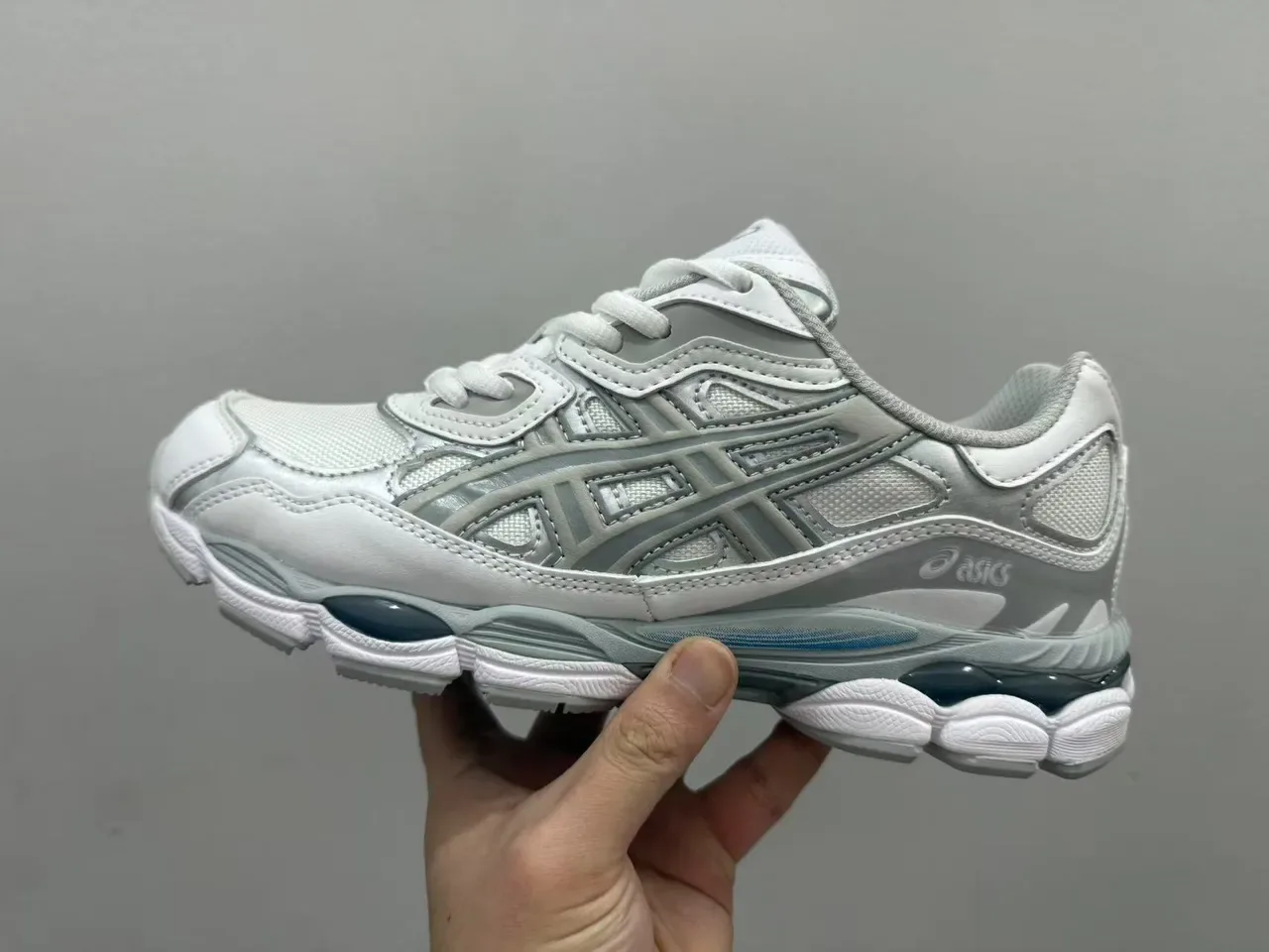 ASICS নীল সাদা লেয়ার্ড কেজ ওভারলে মেশ ভেন্টিলেশন প্যানেল লাইফস্টাইল স্নিকার 9